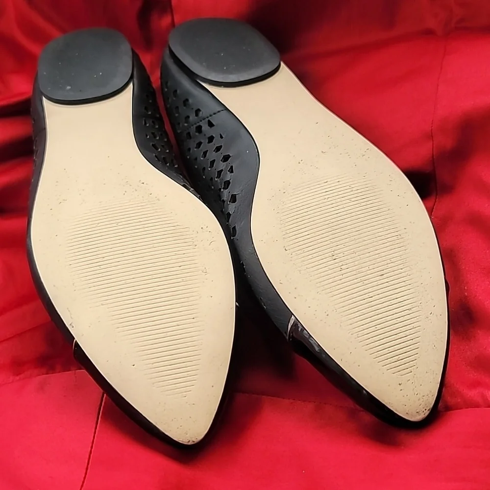 CALVIN KLEIN Elaine black patent ballerina flats 9W